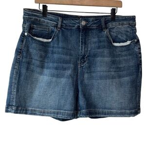 Judy Blue Women's Denim Shorts size 3X Stretch Beachy
